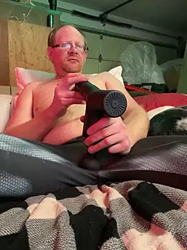 theoneandonlyniko online show from December 7, 2024, 1:19 am