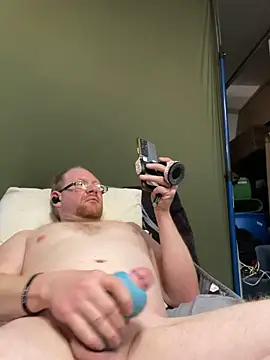 theoneandonlyniko online show from April 14, 2026, 11:32 pm