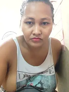 Sweetchuby1995 online show from April 15, 2026, 7:58 pm