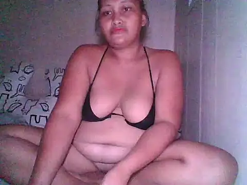 Snapshot of Sweetchuby1995 chatting on July 8, 2026, 2:24 am Sweetchuby1995 online show from July 8, 2026, 2:24 am