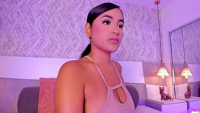 AishaPeyton online show from October 6, 2025, 2:51 pm