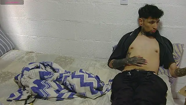 Garou u online show from December 17, 2025, 6:24 pm