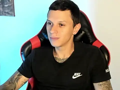 Snapshot of goodboy69l chatting on February 20, 2026, 12:07 am goodboy69l online show from February 20, 2026, 12:07 am