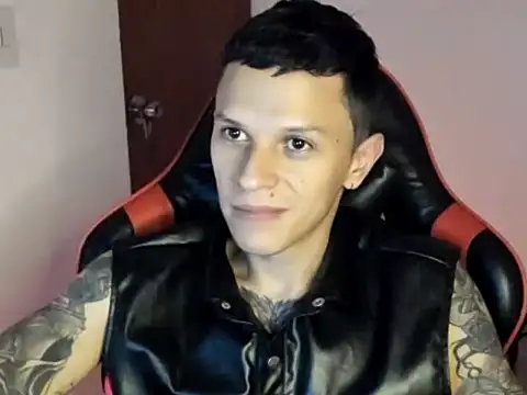 Snapshot of goodboy69l chatting on April 23, 2026, 9:27 pm goodboy69l online show from April 23, 2026, 9:27 pm