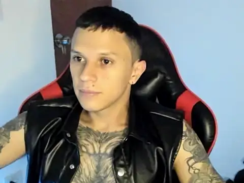 Snapshot of goodboy69l chatting on May 26, 2026, 11:03 pm goodboy69l online show from May 26, 2026, 11:03 pm