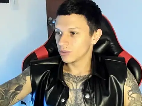 Snapshot of goodboy69l chatting on May 23, 2026, 2:38 pm goodboy69l online show from May 23, 2026, 2:38 pm