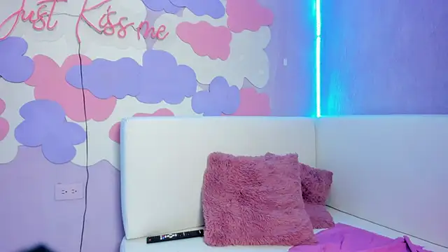 Sara LatinLady online show from January 7, 2025, 2:20 am