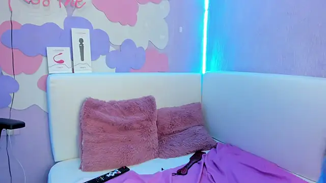 Sara LatinLady online show from December 2, 2024, 9:30 am