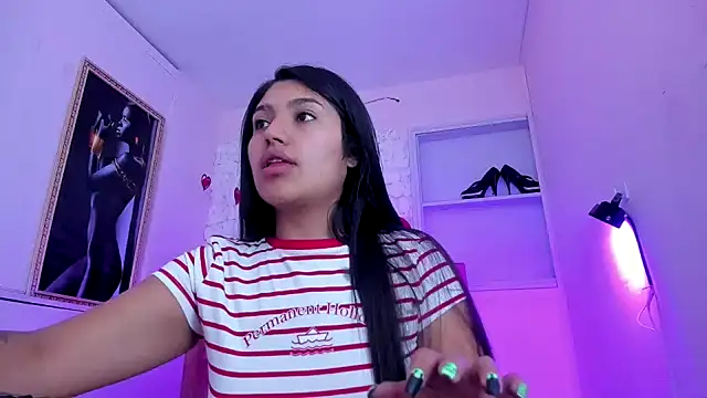 Snapshot of SarahStones chatting on October 12, 2025, 11:39 pm SarahStones online show from October 12, 2025, 11:39 pm