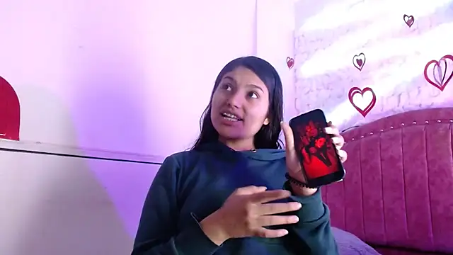 Snapshot of SarahStones chatting on March 14, 2025, 4:21 am SarahStones online show from March 14, 2025, 4:21 am