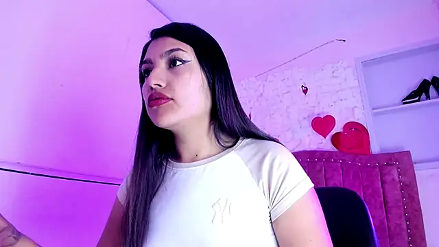 Snapshot of SarahStones chatting on September 18, 2025, 3:53 am SarahStones online show from September 18, 2025, 3:53 am