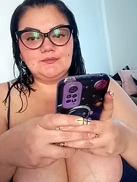 Madisonpalacio online show from November 26, 2025, 5:24 pm