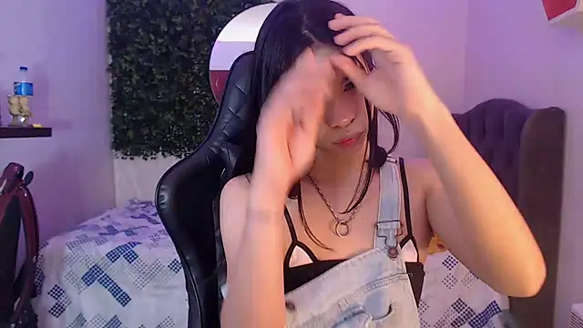 Snapshot of andy_bell_x chatting on February 8, 2025, 5:18 am andy bell x online show from February 8, 2025, 5:18 am