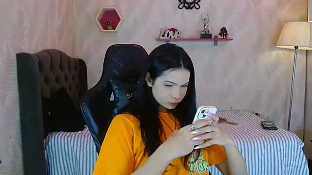 Snapshot of andy_bell_x chatting on October 20, 2025, 6:04 am andy bell x online show from October 20, 2025, 6:04 am