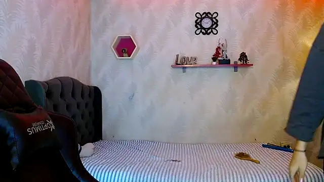 Snapshot of andy_bell_x chatting on October 26, 2025, 2:45 am andy bell x online show from October 26, 2025, 2:45 am