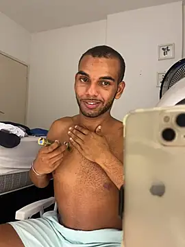 noahmarins online show from February 1, 2025, 9:51 pm