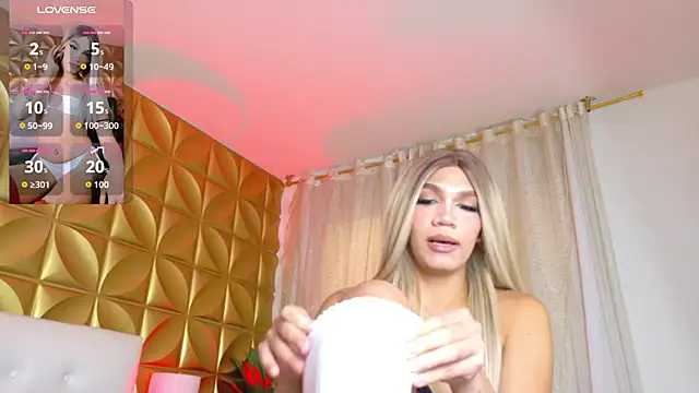 Sara-Smith- online show from November 11, 2025, 12:22 pm