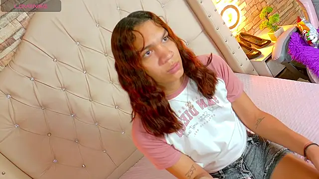 Sara-Smith- online show from July 12, 2026, 11:22 am