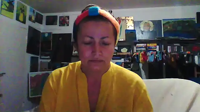 MariaAnaSunshine online show from December 22, 2025, 5:02 pm