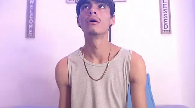 Snapshot of harrytomson_1 chatting on February 23, 2025, 10:42 pm harrytomson 1 online show from February 23, 2025, 10:42 pm