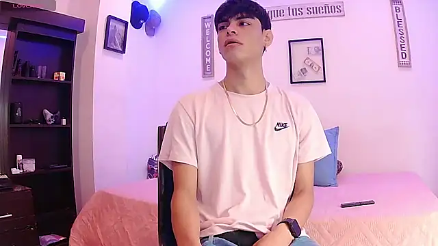 Snapshot of harrytomson_1 chatting on September 14, 2025, 8:26 am harrytomson 1 online show from September 14, 2025, 8:26 am