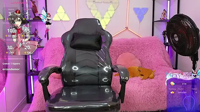 littlevixen18 online show from March 21, 2025, 5:45 pm