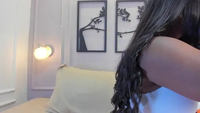 zoe roux21 online show from November 20, 2025, 3:07 am