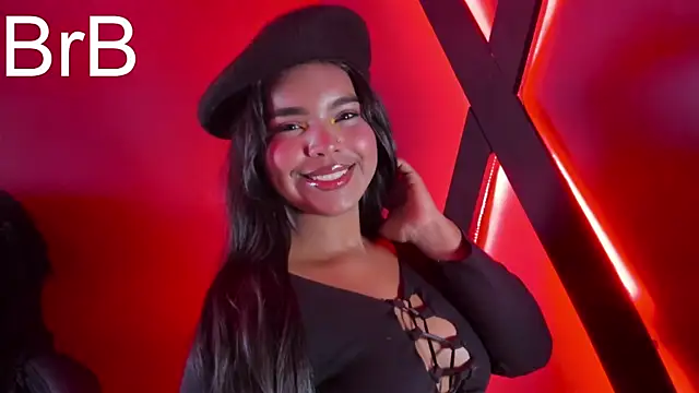 zoe roux21 online show from October 4, 2025, 9:49 pm