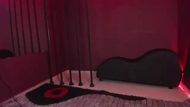 zoe roux21 online show from March 12, 2025, 11:54 am