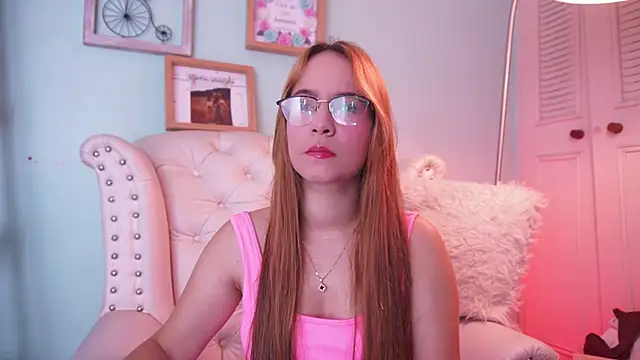 honey fox1 online show from April 11, 2026, 11:47 am