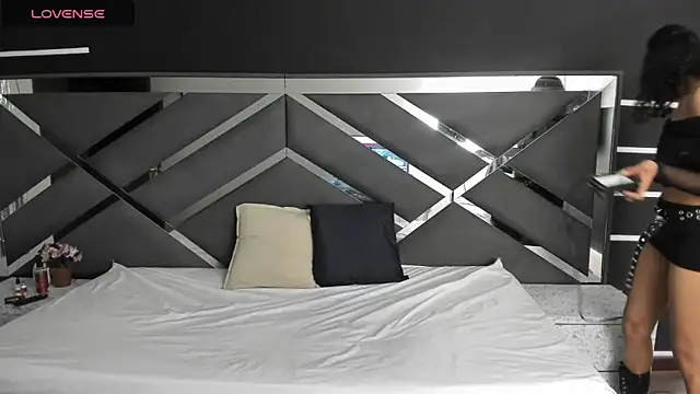 SexyNaf online show from October 18, 2025, 7:27 pm