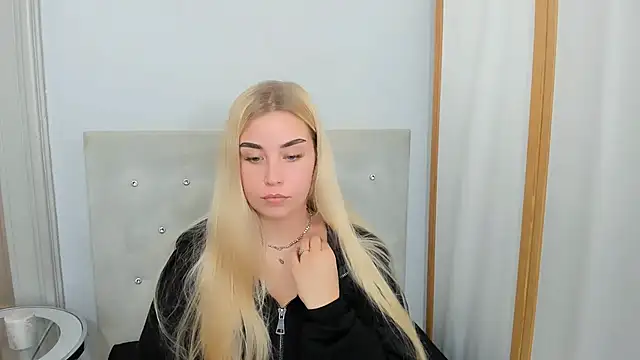 KristyHoney online show from March 14, 2025, 9:24 am