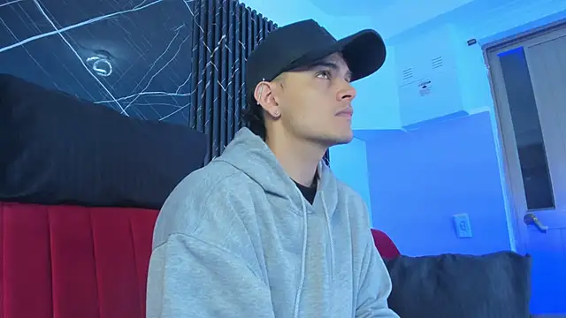 Snapshot of king_apolo chatting on January 10, 2025, 2:55 pm king apolo online show from January 10, 2025, 2:55 pm