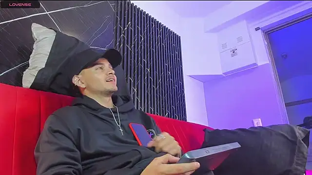 Snapshot of king_apolo chatting on December 21, 2024, 2:09 am king apolo online show from December 21, 2024, 2:09 am