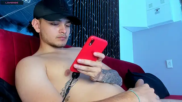 Snapshot of king_apolo chatting on March 11, 2025, 5:13 pm king apolo online show from March 11, 2025, 5:13 pm