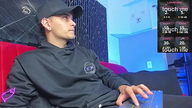 Snapshot of king_apolo chatting on January 19, 2025, 8:41 pm king apolo online show from January 19, 2025, 8:41 pm