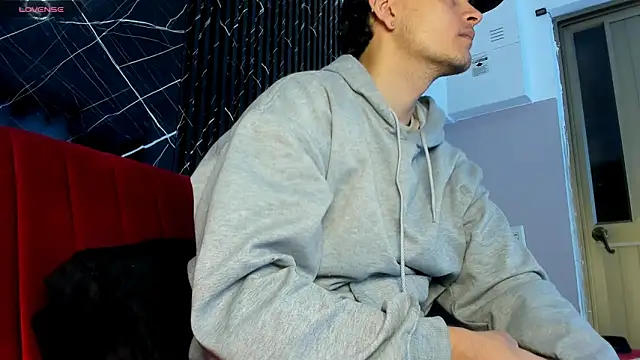 Snapshot of king_apolo chatting on February 24, 2025, 2:26 pm king apolo online show from February 24, 2025, 2:26 pm