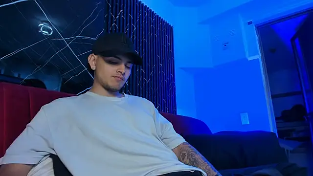 Snapshot of king_apolo chatting on February 12, 2025, 1:06 pm king apolo online show from February 12, 2025, 1:06 pm