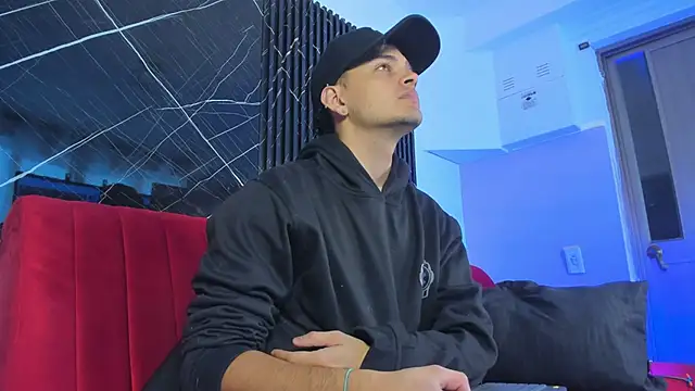 Snapshot of king_apolo chatting on January 11, 2025, 3:31 pm king apolo online show from January 11, 2025, 3:31 pm