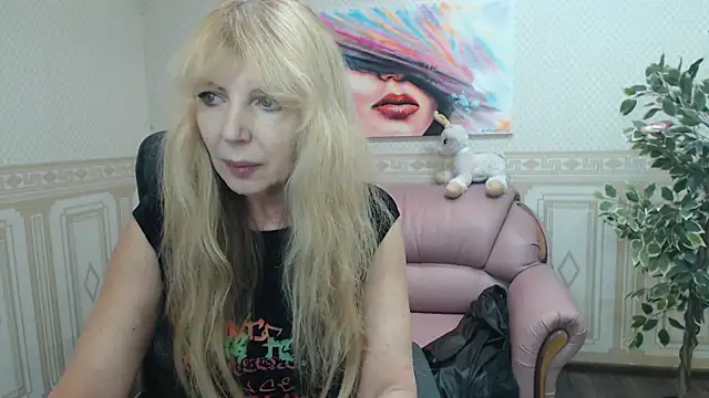 Snapshot of Anna_Diax chatting on February 20, 2025, 12:57 pm Anna Diax online show from February 20, 2025, 12:57 pm