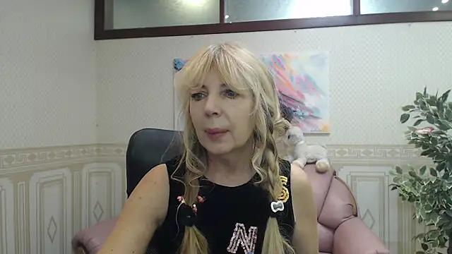 Snapshot of Anna_Diax chatting on February 21, 2025, 12:49 pm Anna Diax online show from February 21, 2025, 12:49 pm