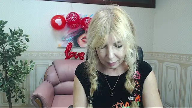Snapshot of Anna_Diax chatting on February 12, 2025, 1:16 pm Anna Diax online show from February 12, 2025, 1:16 pm