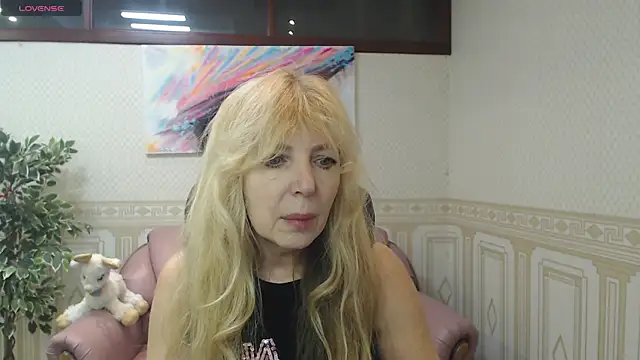 Snapshot of Anna_Diax chatting on March 6, 2025, 12:30 pm Anna Diax online show from March 6, 2025, 12:30 pm