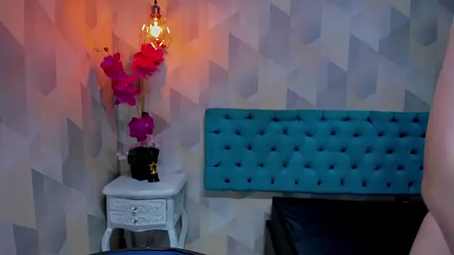 AnnieSoul online show from November 25, 2025, 2:39 pm