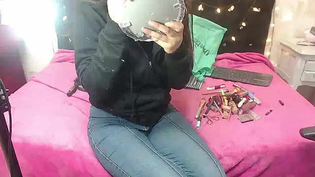 AnnieSoul online show from September 16, 2025, 2:07 pm