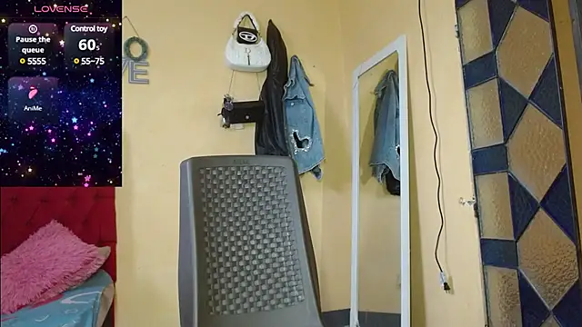 cristinamontiel online show from March 9, 2025, 2:21 pm