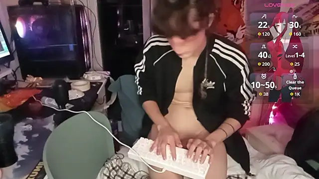 piou-sissy online show from September 14, 2025, 9:15 pm