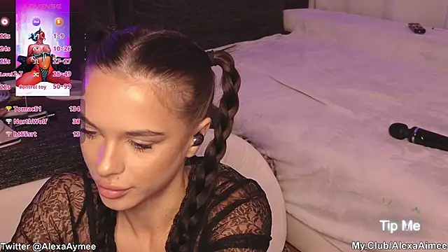 AlexaAimee online show from March 3, 2025, 7:35 am