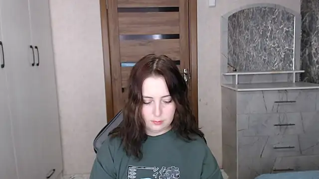 Kristy-Max online show from November 24, 2025, 11:05 pm