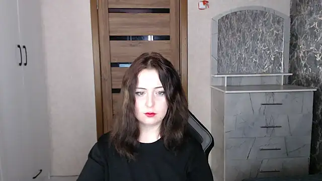 Kristy-Max online show from November 4, 2025, 9:07 pm